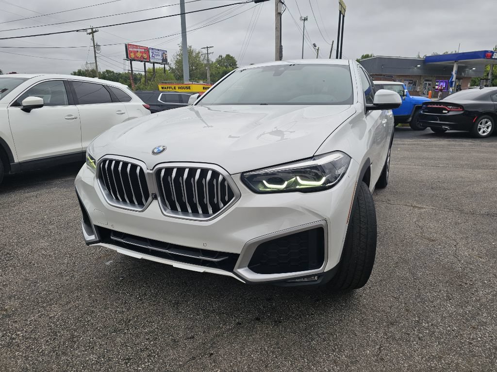Used 2021 BMW X6 xDrive40i w/ Convenience Package AWD/4WD image 2