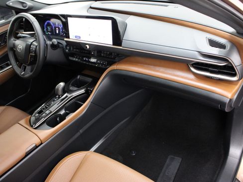 Certified 2025 Toyota Crown Signia w/ Advanced Technology Package AWD/4WD image 39
