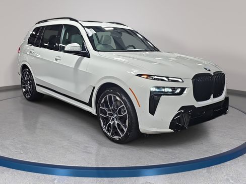 New 2026 BMW X7 xDrive40i w/ M Sport Package image 3