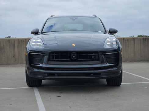 Certified 2026 Porsche Macan AWD/4WD image 11