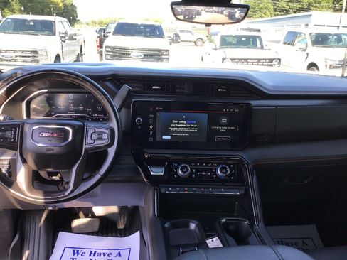 Used 2025 GMC Sierra 2500 AT4 w/ AT4 Premium Plus Package AWD/4WD image 2