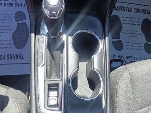 Used 2020 Chevrolet Equinox LT w/ Driver Convenience Package image 27