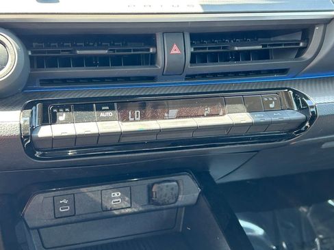 Used 2025 Toyota Prius XLE image 30