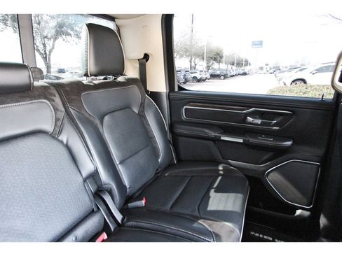 Used 2019 RAM 1500 Laramie image 12