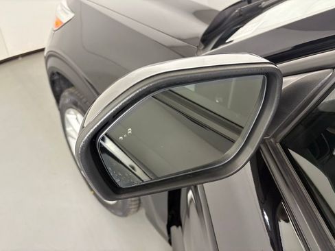 Used 2022 Ford Explorer Platinum w/ Premium Technology Package image 14