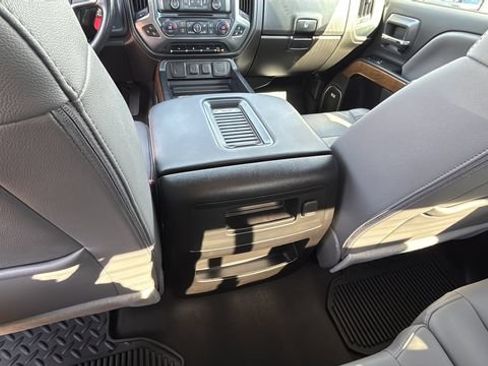 Used 2018 Chevrolet Silverado 1500 LTZ w/ LTZ Plus Package AWD/4WD image 19