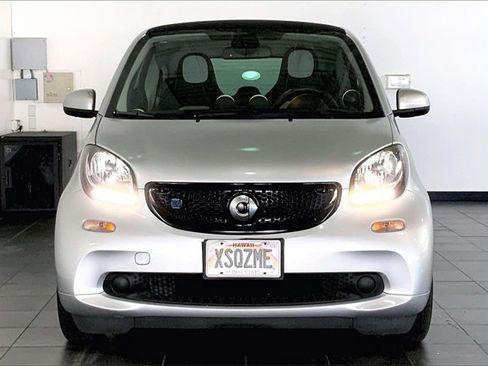 Used 2018 smart fortwo electric drive image 3