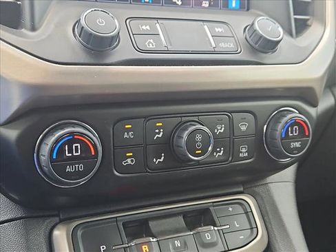 Used 2023 GMC Acadia Denali w/ Denali Ultimate Package AWD/4WD image 15