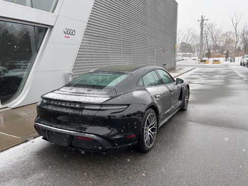 Used 2024 Porsche Taycan image 28