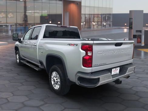Used 2021 Chevrolet Silverado 2500 LT w/ Convenience Package AWD/4WD image 8