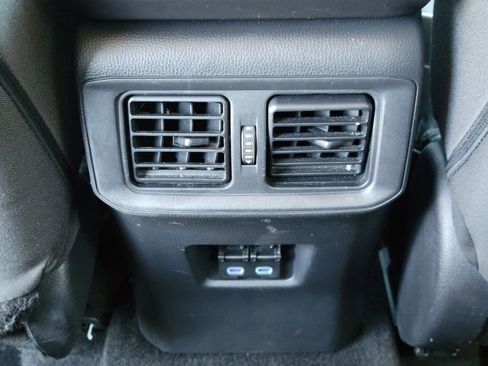 Used 2022 Toyota RAV4 XLE image 16