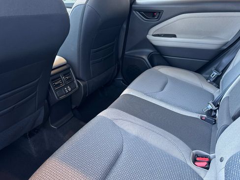 Used 2025 Subaru Forester Premium AWD/4WD image 17