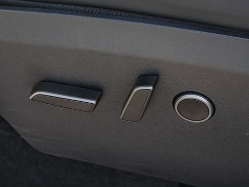 Used 2024 Tesla Model Y Long Range RWD image 18