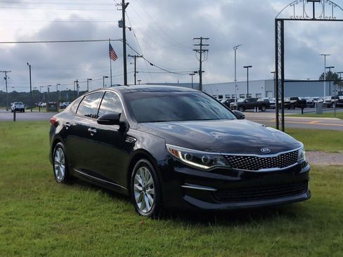Used 2016 Kia Optima EX w/ Premium Package FWD image 9