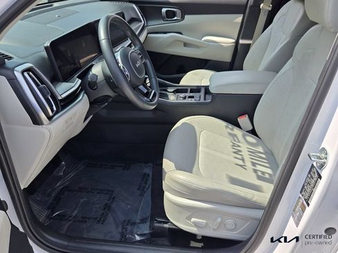 Certified 2024 Kia Sorento EX w/ Panoramic Sunroof Package FWD image 10