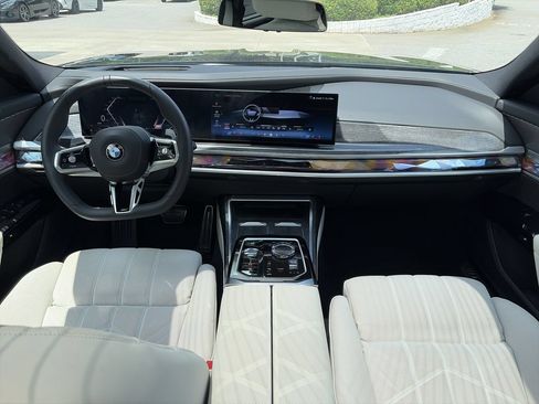 Used 2026 BMW 740i RWD image 29
