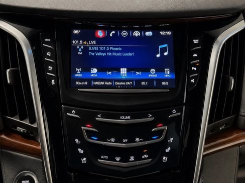 Used 2019 Cadillac Escalade ESV Premium Luxury AWD/4WD image 39