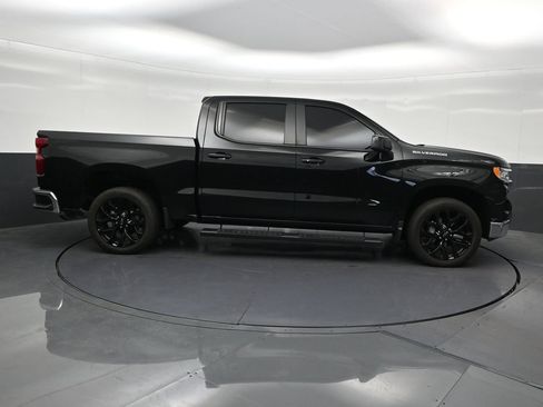 Used 2024 Chevrolet Silverado 1500 LT AWD/4WD image 7