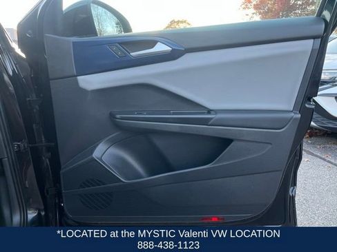 Certified 2022 Volkswagen Taos SE image 25
