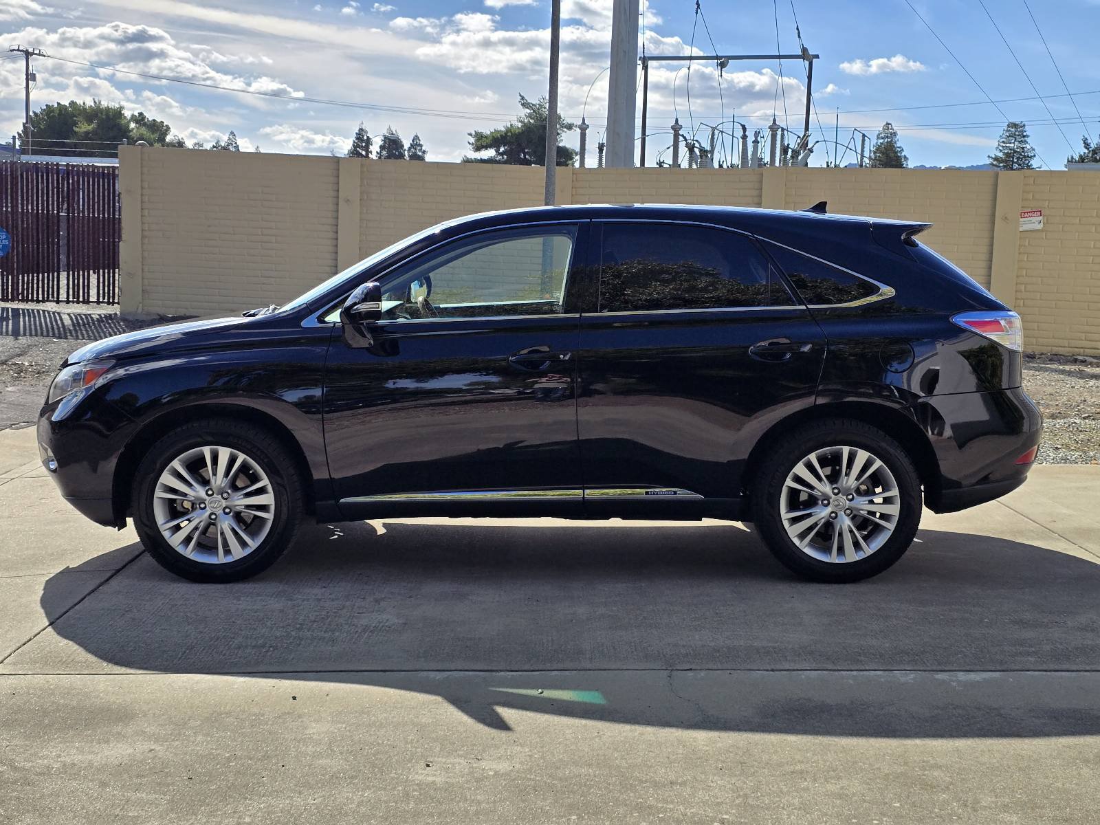 Used 2011 Lexus RX 450h 2WD w/ Premium Pkg image 4
