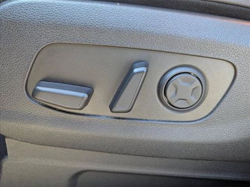 Used 2024 Kia Carnival SX FWD image 11
