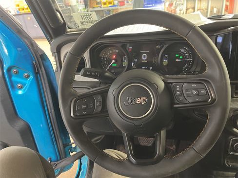 Used 2024 Jeep Wrangler Sport S w/ Convenience Group image 13