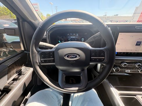 Used 2025 Ford F350 Lariat w/ Lariat Ultimate Package AWD/4WD image 17