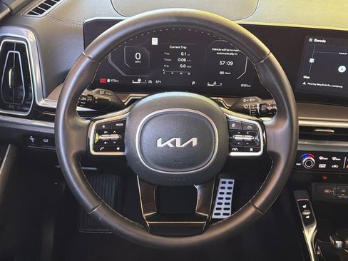 Used 2025 Kia Sorento SX image 4