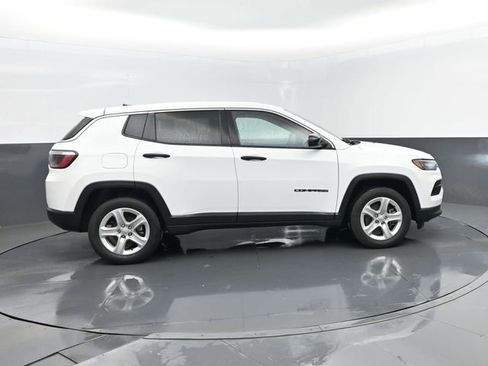 Used 2023 Jeep Compass Sport AWD/4WD image 4