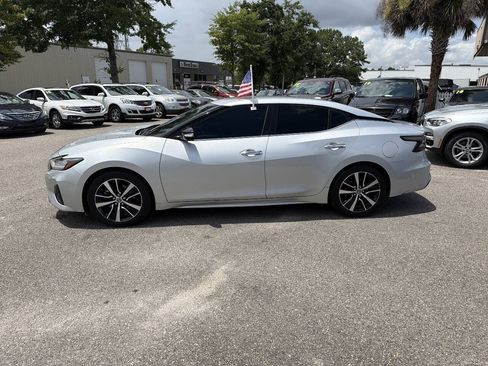 Used 2021 Nissan Maxima 3.5 SV w/ Floor Mat Group FWD image 9