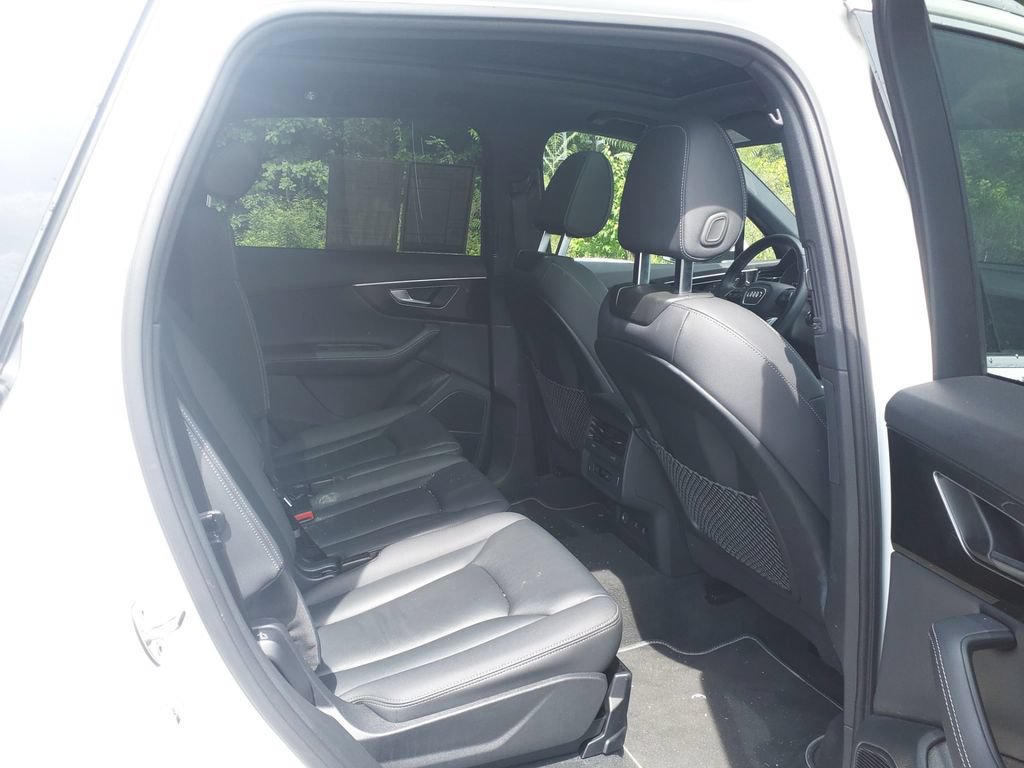 Used 2025 Audi Q7 3.0T Premium Plus AWD/4WD image 12