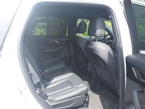 Used 2025 Audi Q7 3.0T Premium Plus AWD/4WD image 12