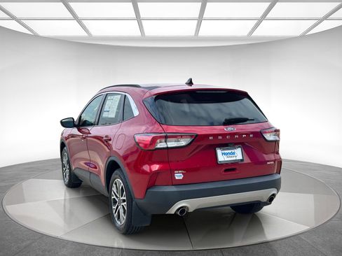 Used 2021 Ford Escape SEL image 3