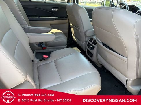 Used 2022 Honda Pilot Touring image 39