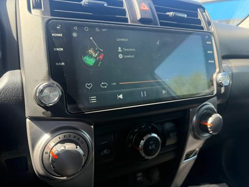 Used 2018 Toyota 4Runner SR5 AWD/4WD image 13