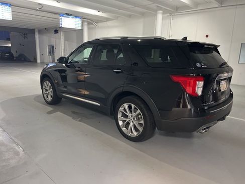Used 2021 Ford Explorer Platinum w/ Equipment Group 601A AWD/4WD image 4