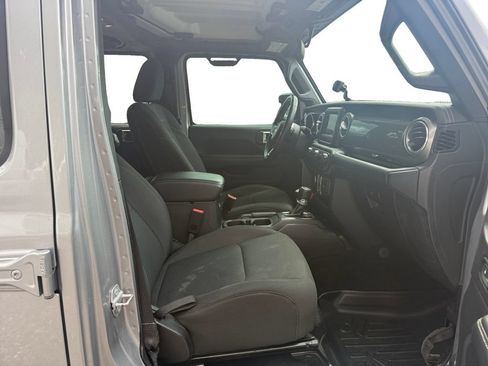 Used 2019 Jeep Wrangler Unlimited Sahara AWD/4WD image 15