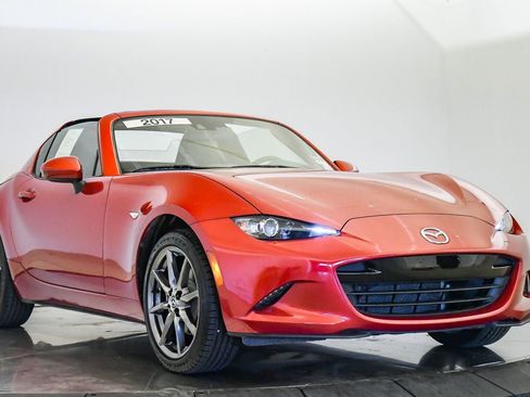 Used 2017 MAZDA MX-5 Miata RF Grand Touring RWD image 29