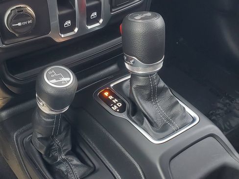 Used 2025 Jeep Wrangler Sport AWD/4WD image 22