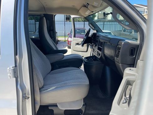 Used 2016 Chevrolet Express 2500 LS image 35