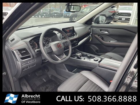 Used 2025 Nissan Rogue SV w/ Rock Creek Premium Package image 9