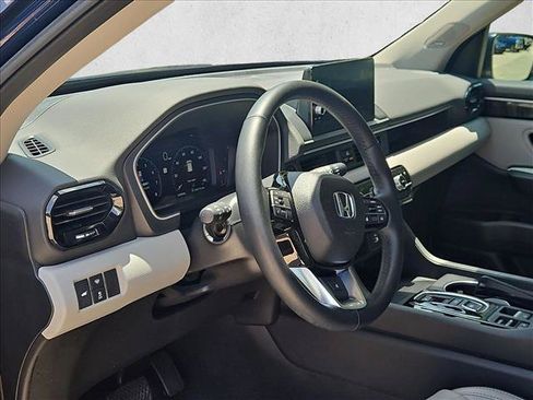 Used 2023 Honda Pilot Elite image 9
