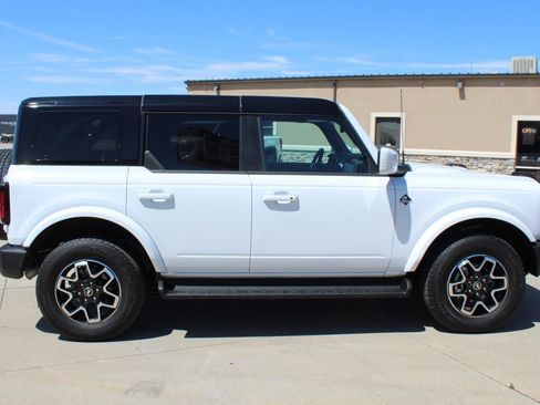 Used 2025 Ford Bronco Outer Banks AWD/4WD image 6