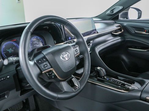 Used 2025 Toyota Crown Signia w/ Advanced Technology Package AWD/4WD image 24