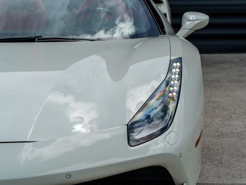 Used 2018 Ferrari 488 Spider RWD image 15