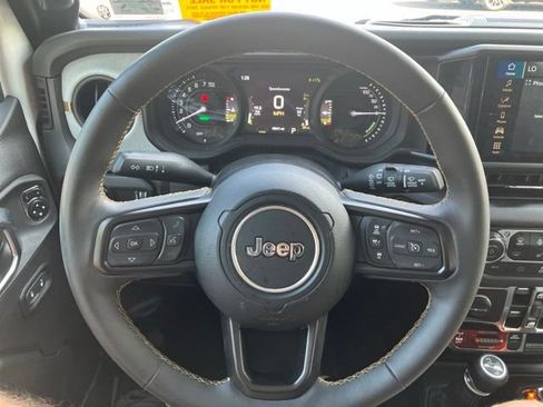 Used 2024 Jeep Wrangler Unlimited AWD/4WD image 14