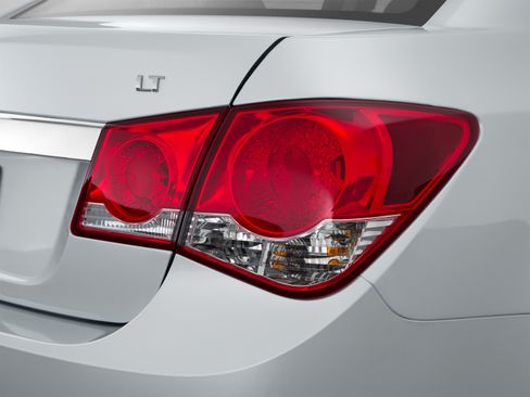 Used 2015 Chevrolet Cruze LT w/ Technology Package FWD image 48