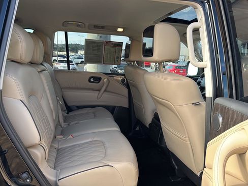 Used 2022 Nissan Armada Platinum image 11