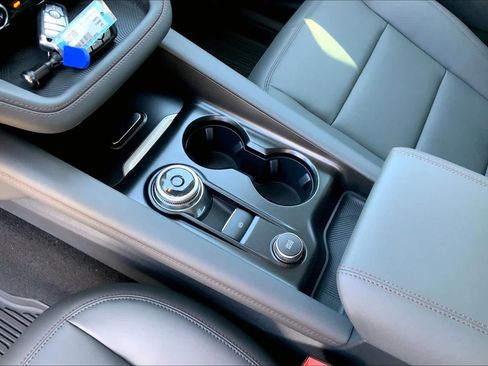 New 2025 Ford Explorer Active w/ Active Comfort Package image 8