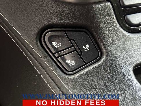 Used 2017 GMC Yukon XL SLT w/ Open Road Package image 40